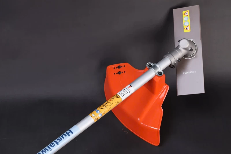 Máy Cắt Cỏ 2 Thì Maxcare MC-520 - Thumbnail 1