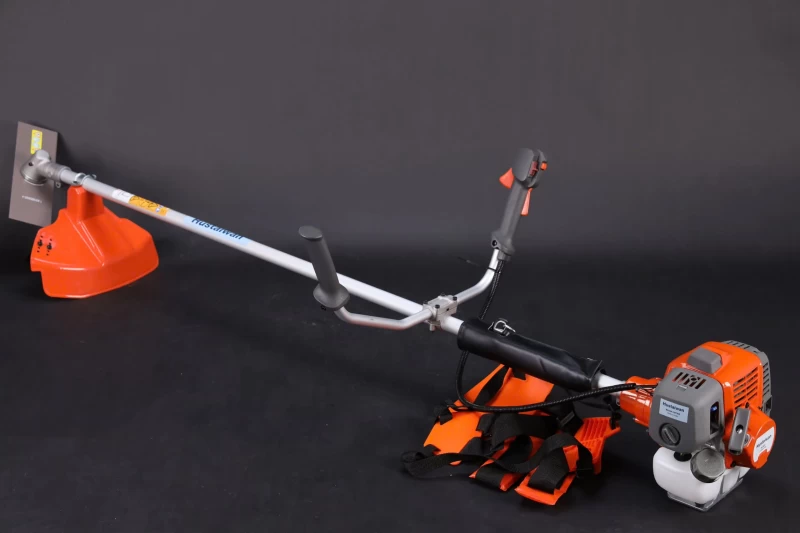 Máy Cắt Cỏ 2 Thì Maxcare MC-520 - Thumbnail 3