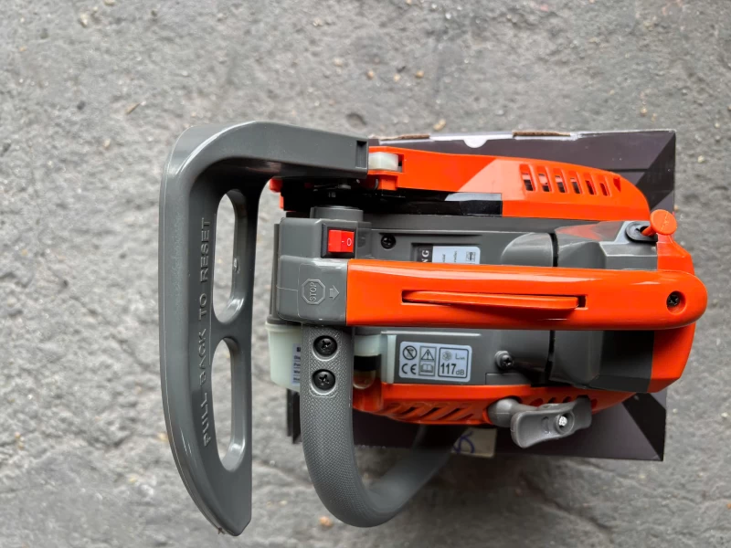 Máy Cưa Xích 2 Thì Husvana HV-2500 - Thumbnail 3