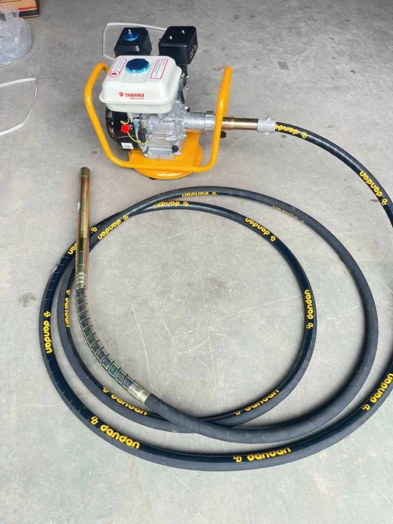 Máy Đầm Dùi Chạy Xăng Toboki T6.5HP - Thumbnail 1