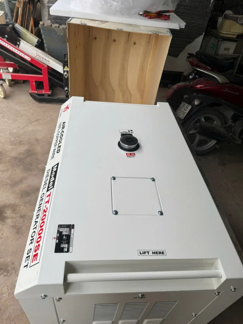 Máy Phát Điện Chạy Dầu 12Kw TTPRO TT-20000SE 220V/380V - Thumbnail 1