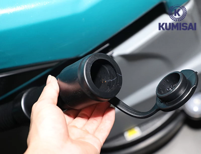 Máy chà sàn công nghiệp ngồi lái Kumisai KMS 110B - Ảnh 3