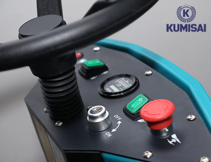 Máy chà sàn công nghiệp ngồi lái Kumisai KMS 110B - Ảnh 1