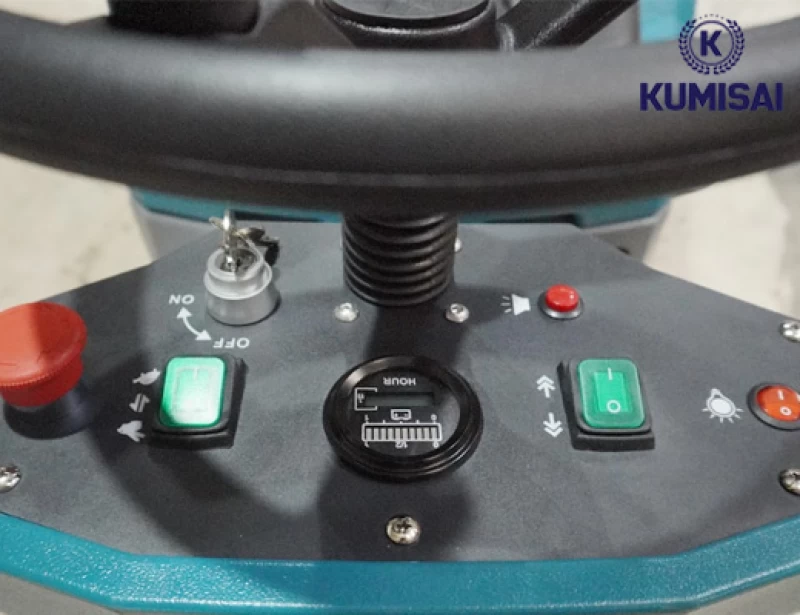 Máy chà sàn công nghiệp ngồi lái Kumisai KMS 90B - Ảnh 2