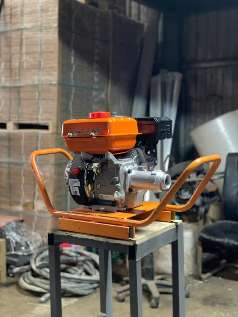 Máy Đầm Dùi Chạy Xăng Lifan - Ảnh 2