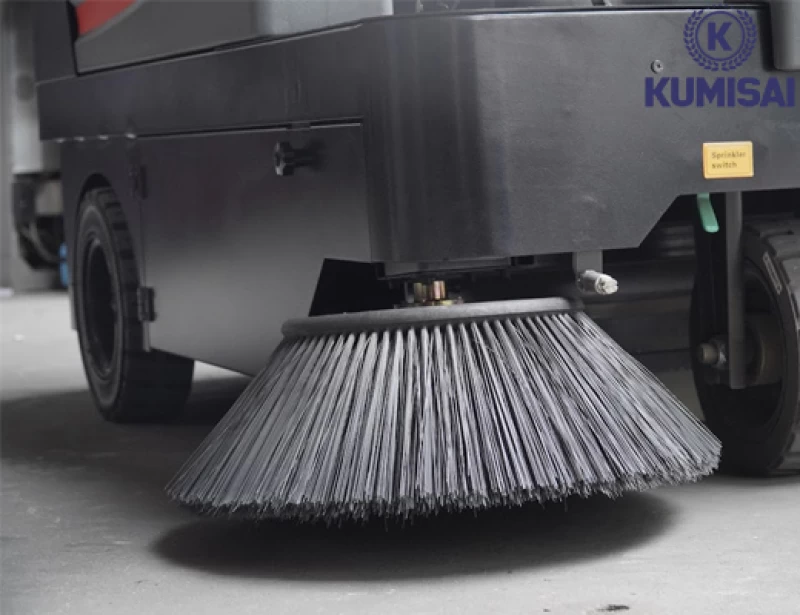 Máy quét rác ngồi lái Kumisai KMS-1350E - Ảnh 4