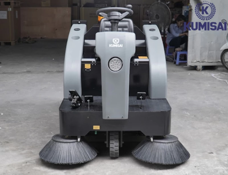 Máy quét rác ngồi lái Kumisai KMS-1350E - Ảnh 3