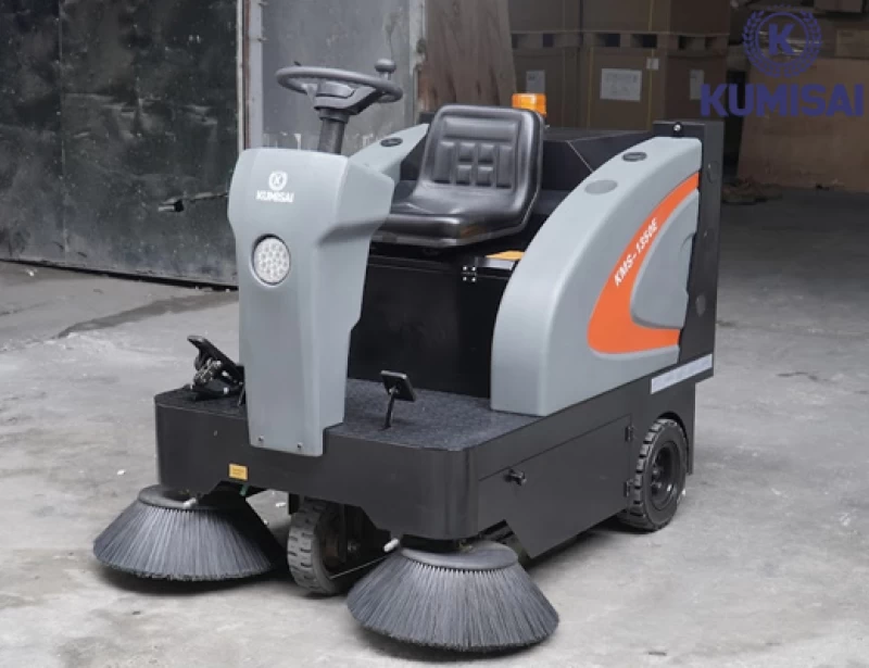Máy quét rác ngồi lái Kumisai KMS-1350E - Ảnh 2