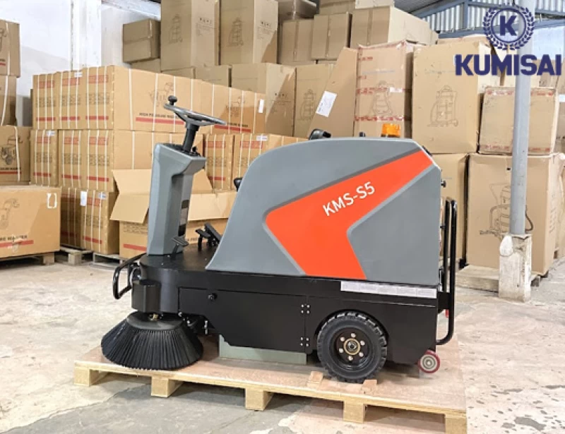 Xe quét rác nhà xưởng ngồi lái Kumisai KMS-S5 - Ảnh 2